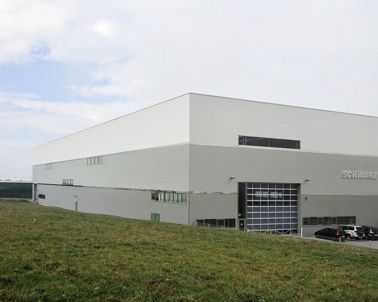 Produktionshalle in Dornstetten mit Wellprofilen