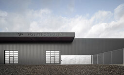 Produktionshalle Bochum mit Sandwichfassade und Bürogebäude
