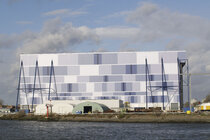 Hollandie Industrieebäude direkt am Meer mit 40 Jahre Confidex®-Garantie für Trapezprofilfassade