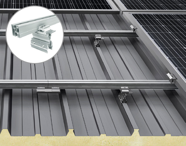 Das PV-Befestigungssystem CROSS für Solarpaneele auf dem Sandwichpaneeldach ROMA Typ RD