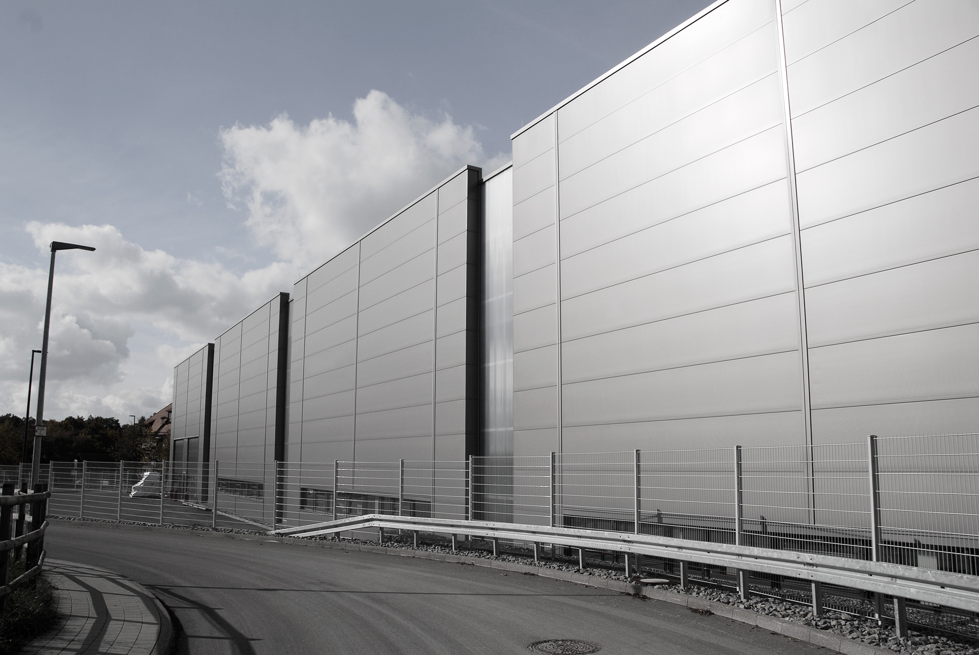 Sandwichfassade mit Roma Typ M, mikroliniert